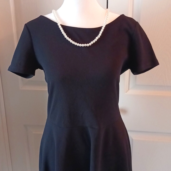 White House Black Market Size 6 Dress - Picture 2 of 7